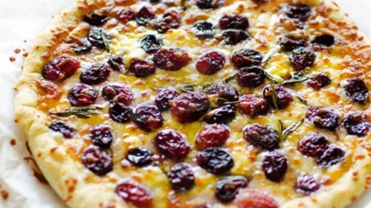 Image showing the Three Cheese Roasted Grape Pizza